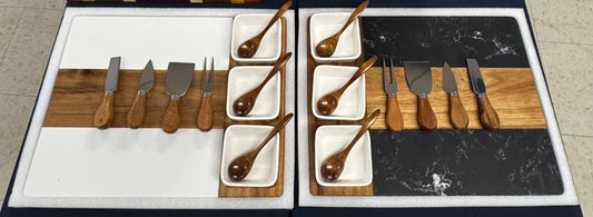 11 Piece Marble and Acacia wood Charcuterie serving boards
Comes in a gift box
